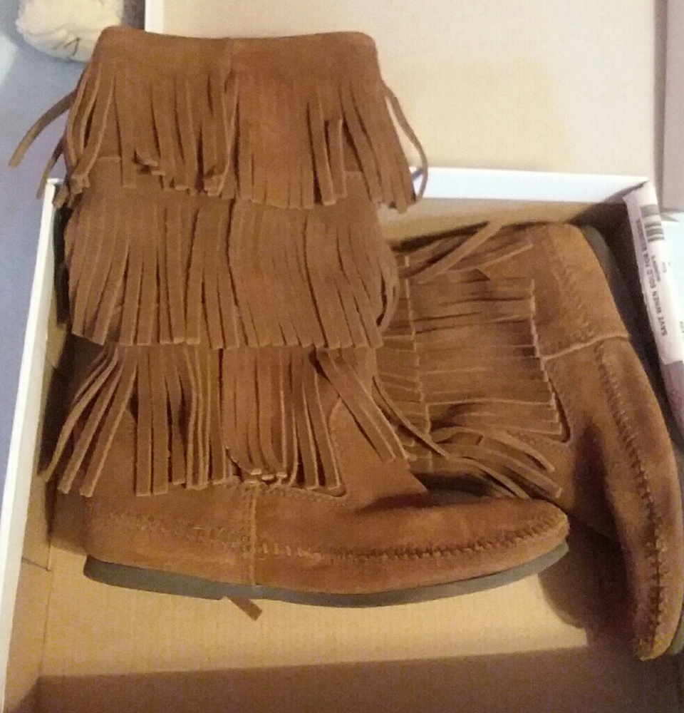 Minnetonka fringe boots